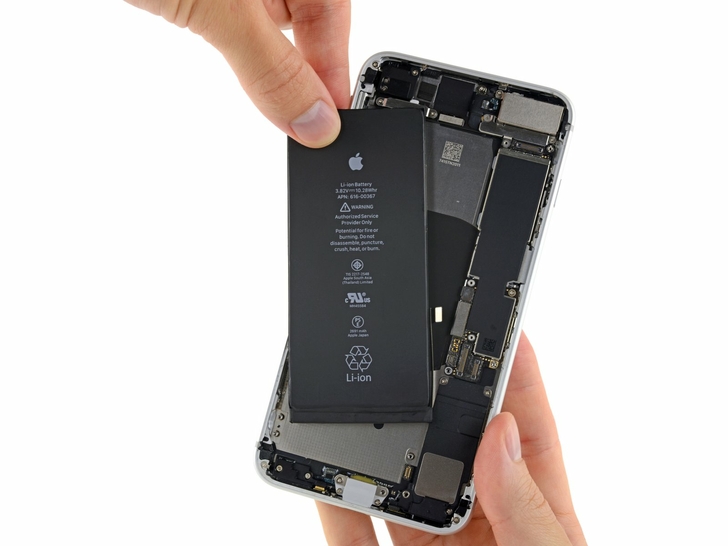 Замена аккумулятора IPhone 8 Plus: шаг 7
