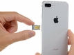 Замена материнской платы IPhone 8 Plus: Вытаскиваем держатель Sim карты (2)