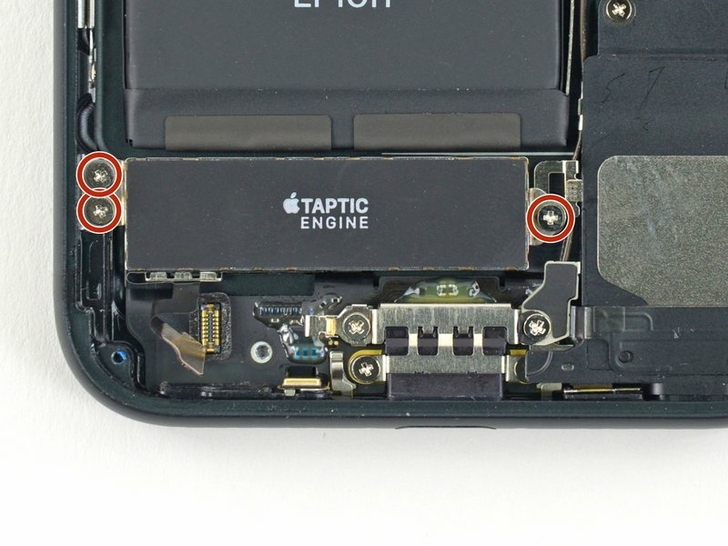 Замена Taptic Engine iPhone 7(Замена вибромотора iPhone 7): шаг 5