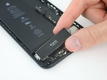 Замена разъема зарядки iPhone 7 plus: И вынимаем вибромотор (3)