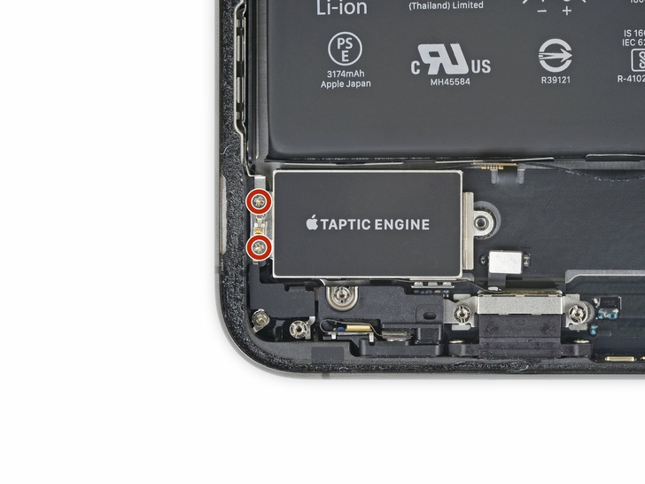 Замена Taptic Engine IPhone Xs Max: шаг 3 (1)