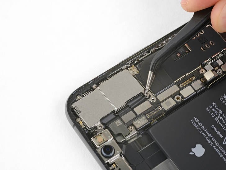 Замена задней камеры IPhone Xs Max: шаг 3 (1)