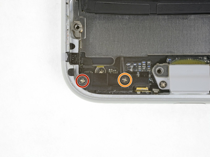 Замена разъема Lightning IPhone 8: Барометрическая заглушка